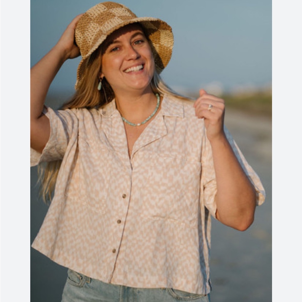 Short sleeve button down top